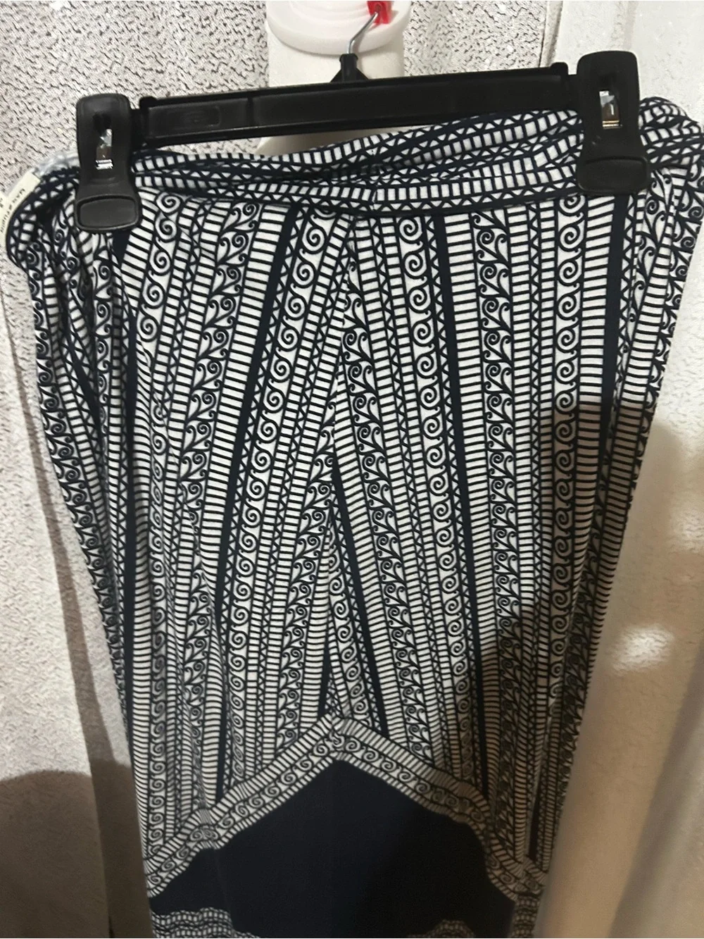 Max Studio Black & White Patterned Maxi Skirt